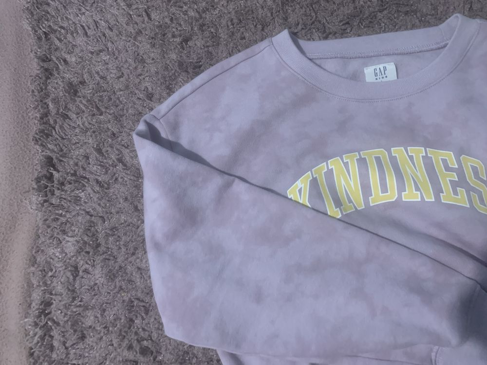 Блузи на GUESS и GAP за момиче