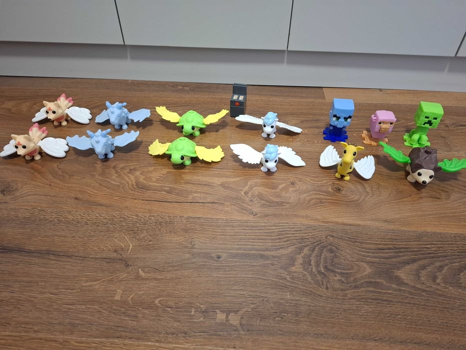 Figurine Adopt me , Mc donald noi