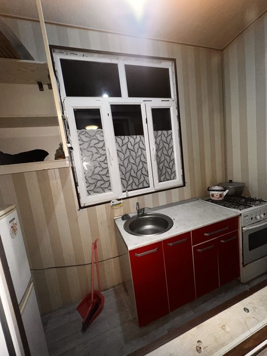 Kvartira sotiladi chilonzor 19 kvartal 2-3/4/4 48 m2 razdelka