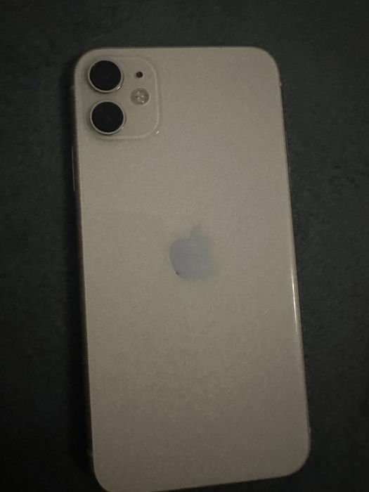 продается iphone 11
