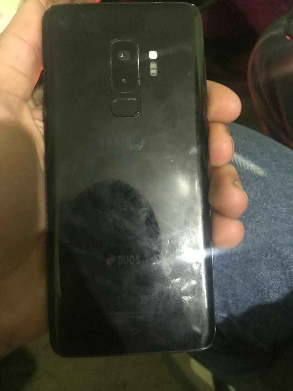 Samsung s9+xolati yaxshi rangi qora