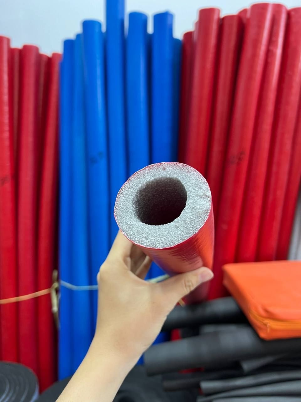 Изоляция для металлических труб, каучук изоляция утеплитель с фольгой
