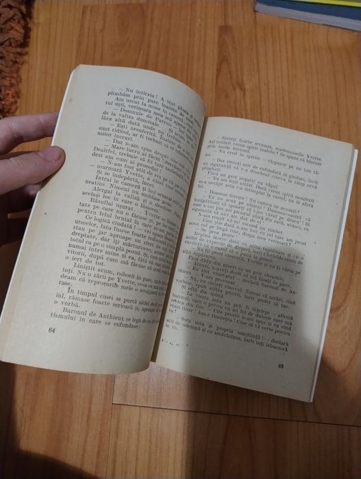 Carte erotică vintage Verișoara Yvette