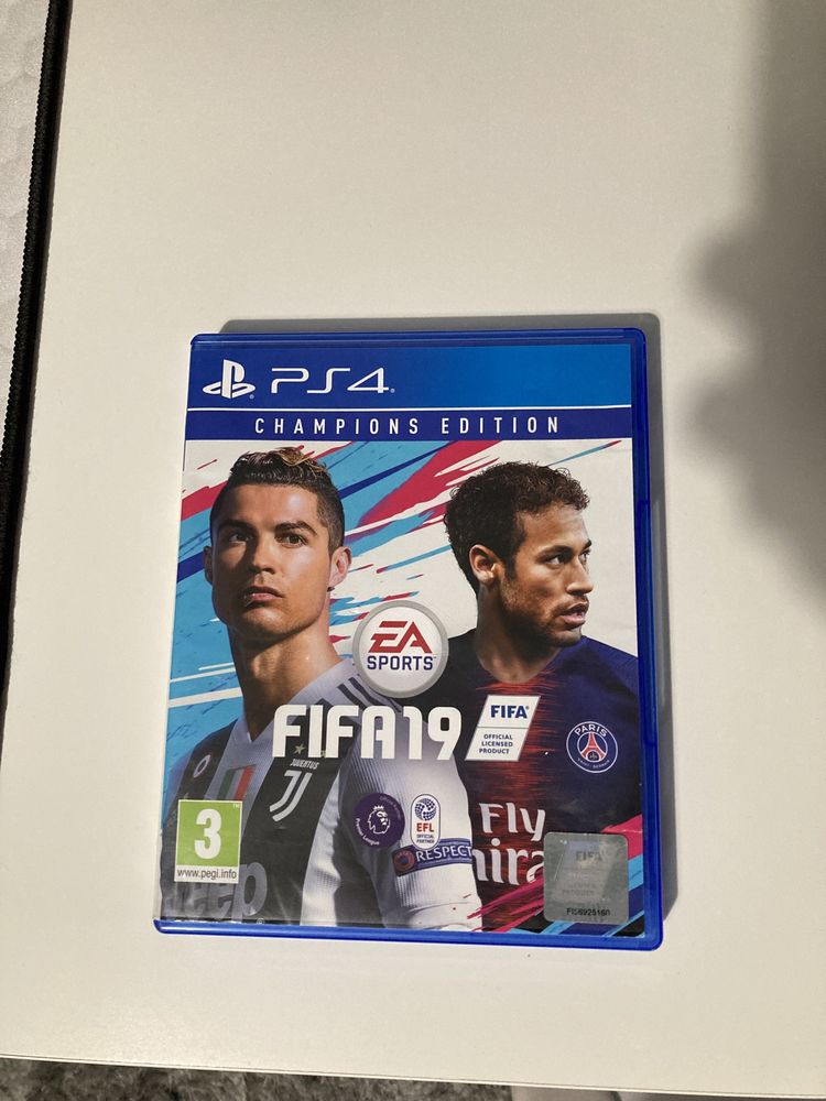 Vând/Schimb FIFA 19 Champions Edition PS4