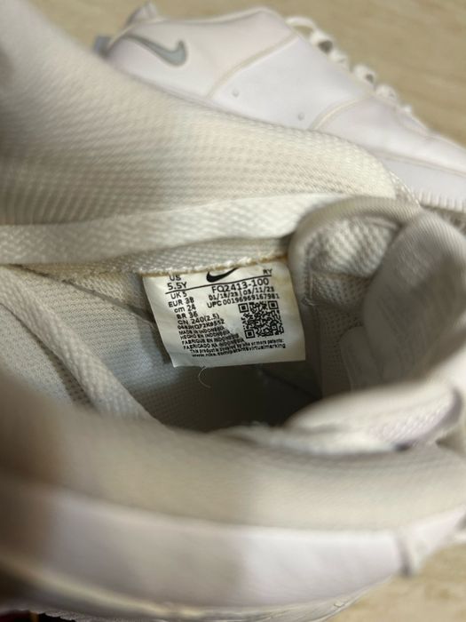 Adidași Nike Air force 1 (Af 1), puțin utilizați.