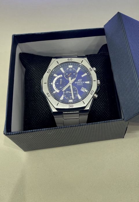Продам часы оригинал с коробкой Casio Edifice efb 680