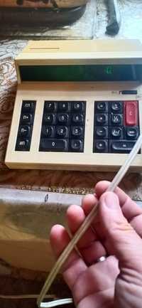 Продам  калькулятор