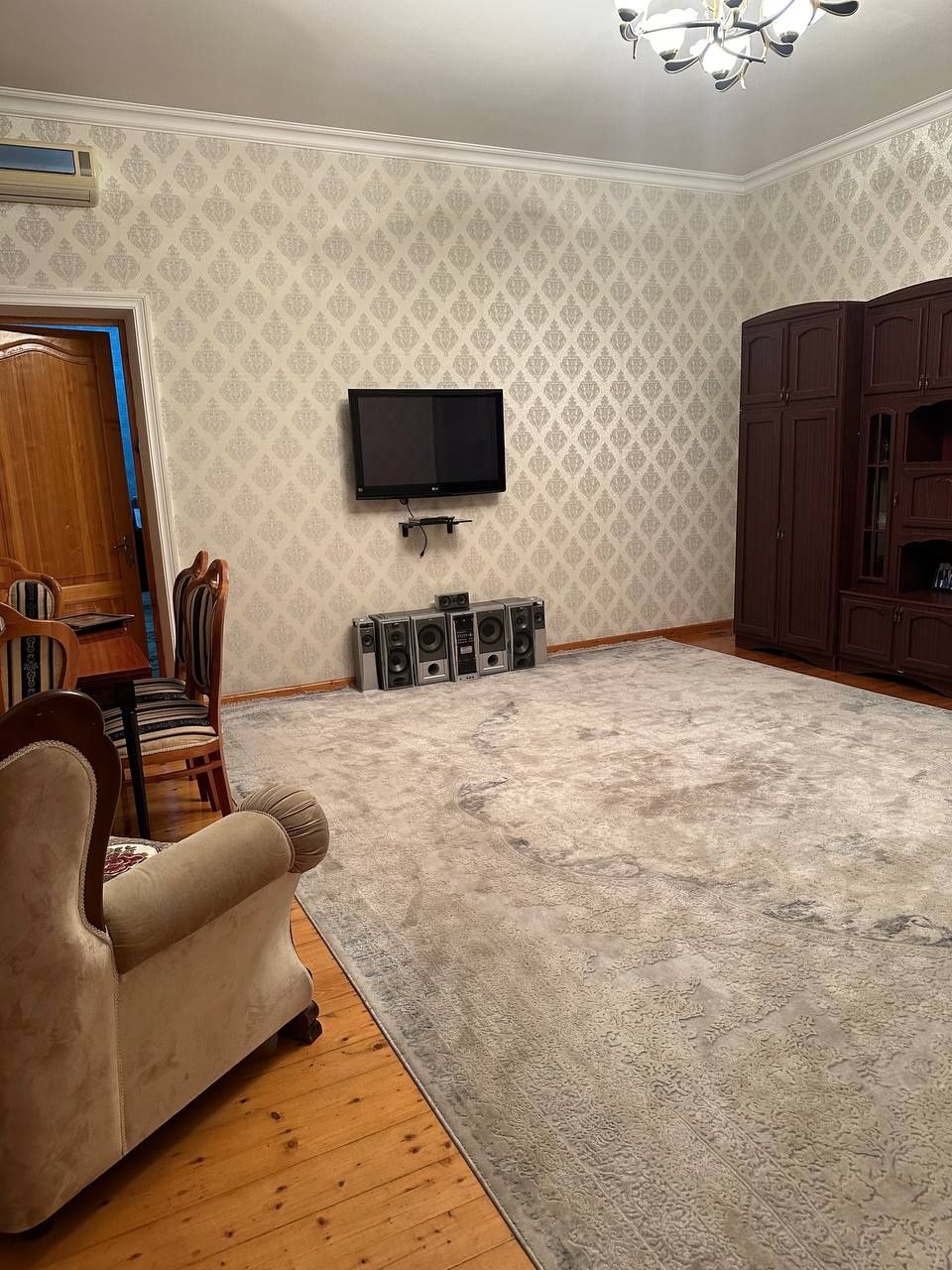 Продаётся участок 4 сот 4 комнаты Мирзо-Улугбекский район ул М. Ганди