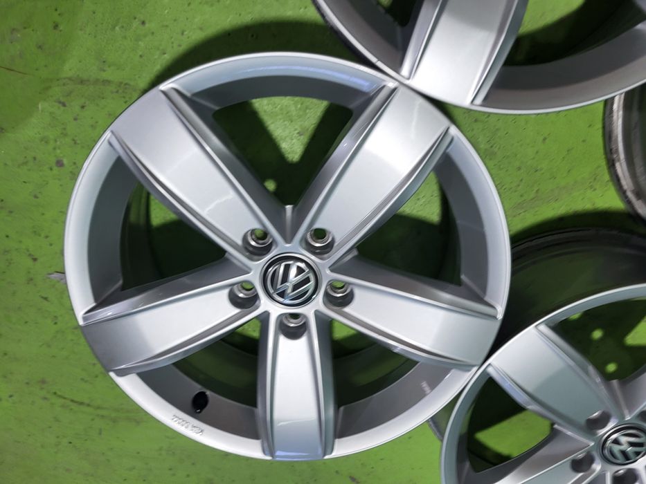 17 5x112 Vw Passat Touran Tiguan Golf Skoda лети джанти 5х112