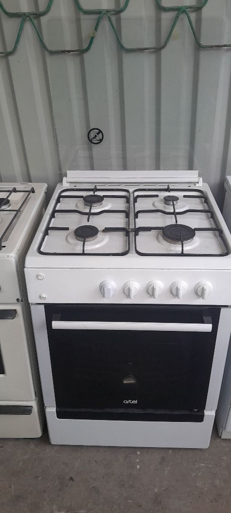 Срочно продаётся газ плита  шиваки