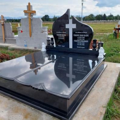 Vând monumente funerare