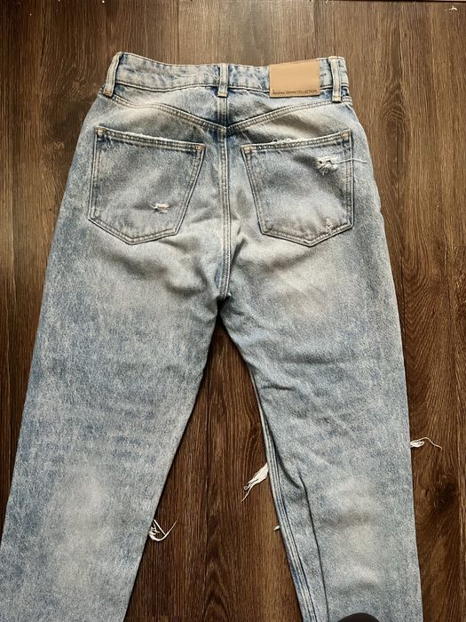 Blugi Bershka albastru deschis