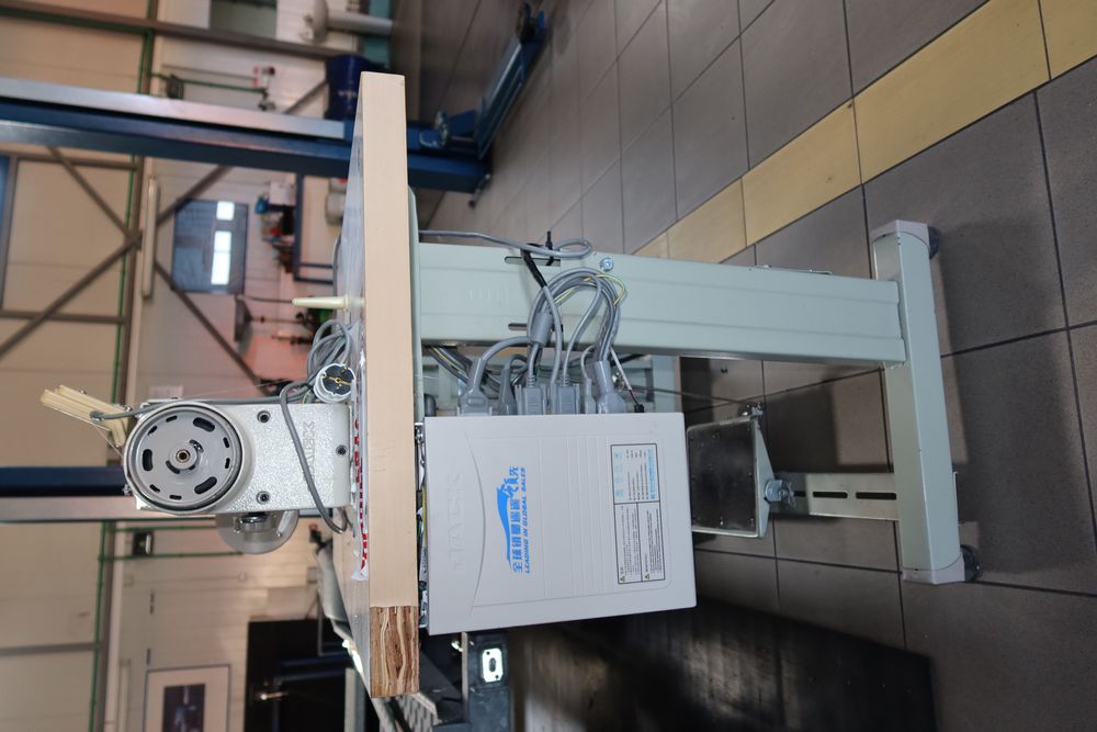 Masina liniara industriala Jack