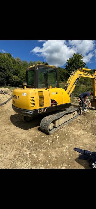 Vand excavator marca hyndai