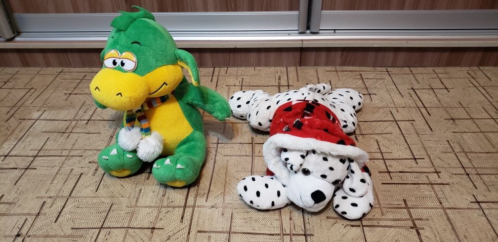 Мягкие игрушки: дракончик и собачка долматин