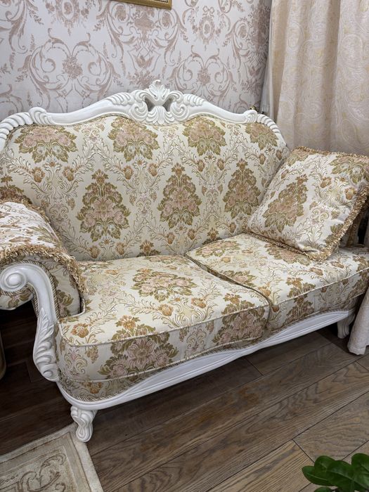 Диван в хорошем состоянии