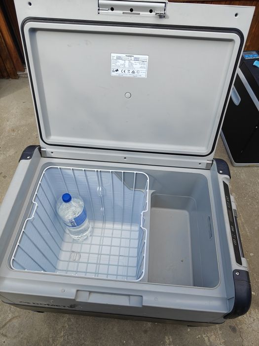 Frigider cu compresor 12v/24v/220v Waeco Dometic