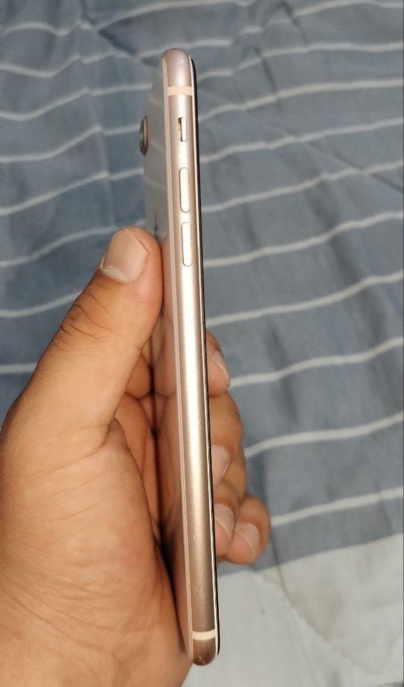 Iphone 8+ sotiladi