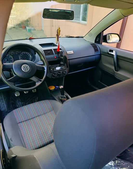 Vând Volkswagen Polo