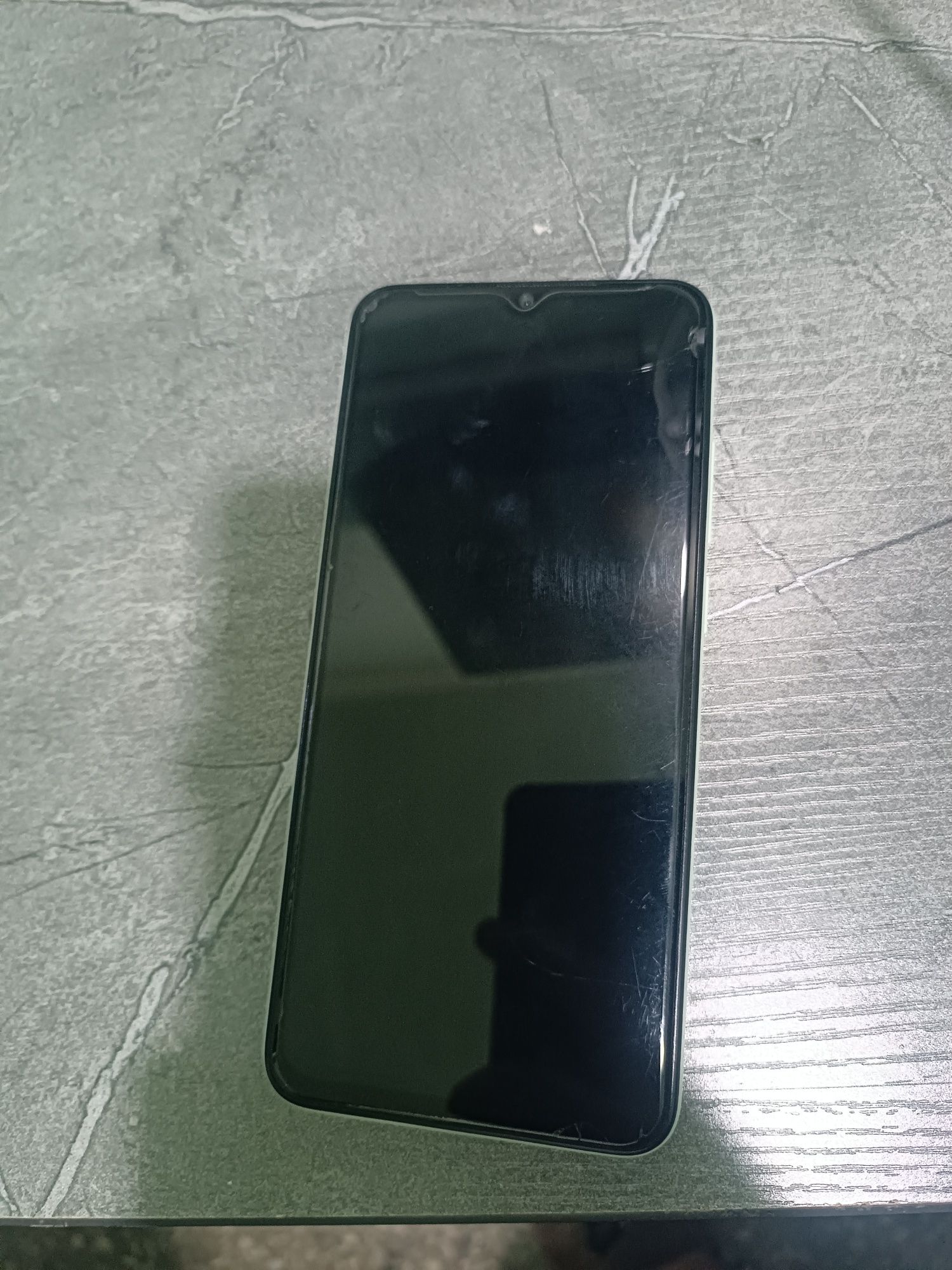Redmi A1 plus xotira 32gb batareyka 2-kunga yetadi