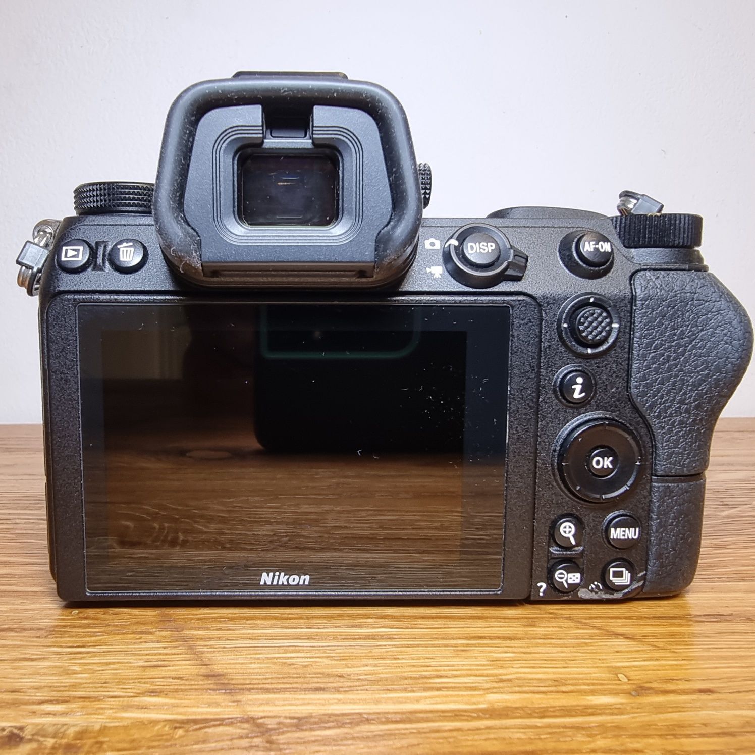 Camera foto mirrorless Nikon Z6 sub 7000 de cadre