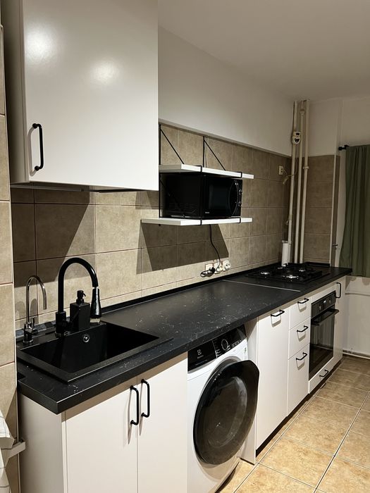 Inchiriez apartament 3 camere decom - str. Verigei, Piata Progresul