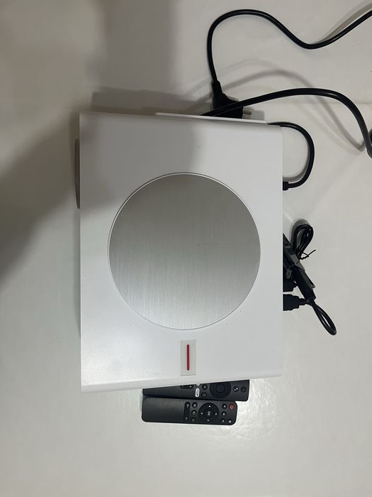 Проектор TouYinger Q10, TV STICK ANDROID и экраном для проекции