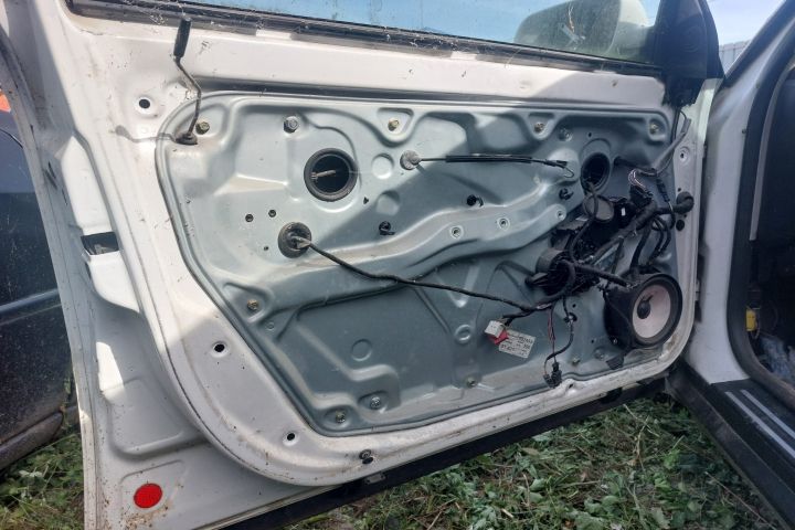 Macara geam fata stanga electrica Volkswagen VW Passat B5.5 (facelift