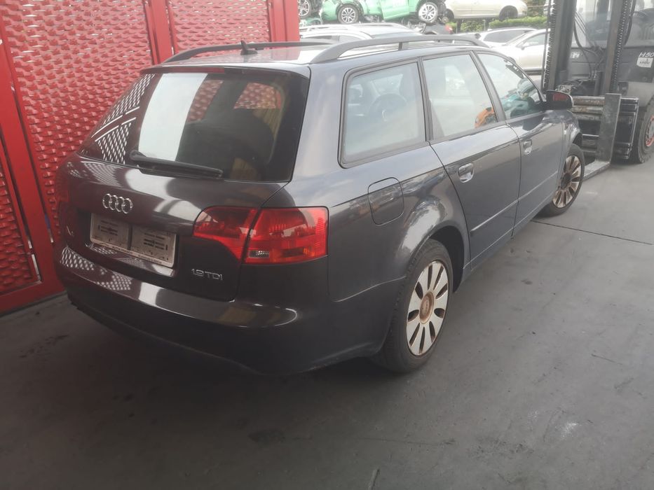Dezmembrez audi a4 b7