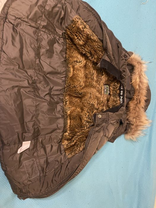 яке със естествен косъм на качулката