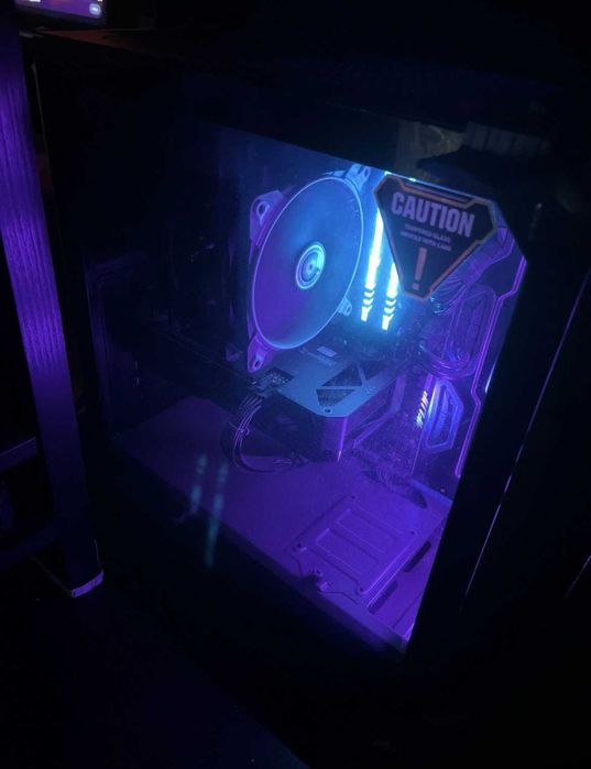 Геймърски компютър нов в гаранция