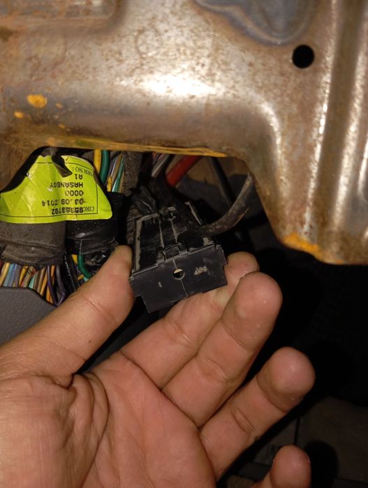 GPS lokatsiya !aniqlaydi,ovoz ham yozadi  .