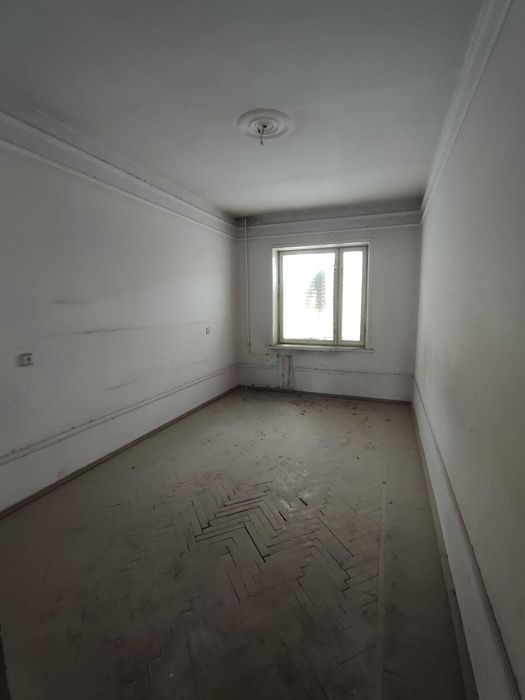 Продам 5-ти комнатную 180м2  Совмин.дом Дружба Народов