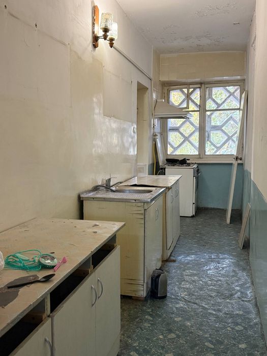 Продаётся 2 ком; 90м2 Ул.Истикбол на Ц-1 ор-р: Французское посольство