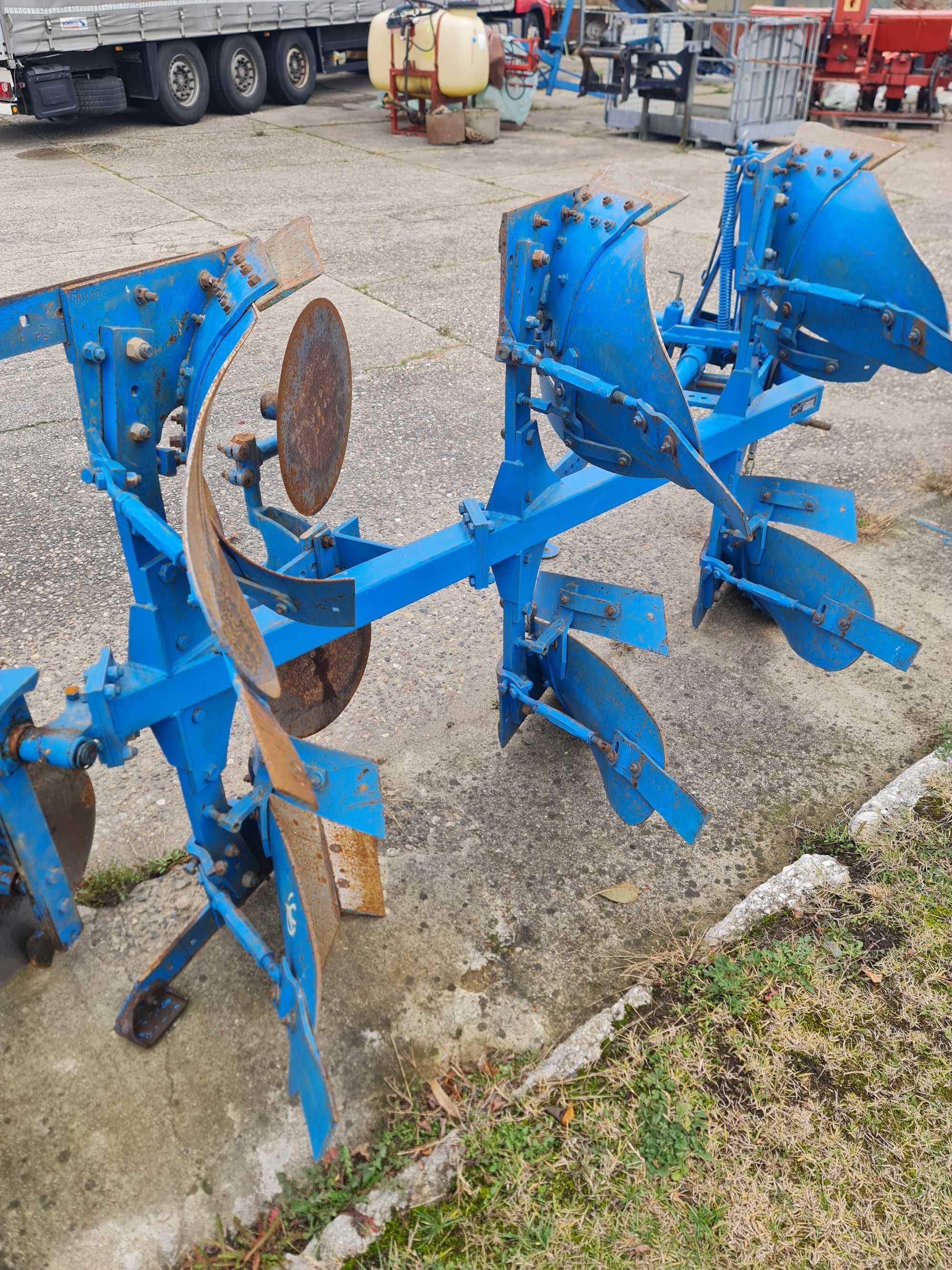 Plug Lemken Opal 90 trei brazde