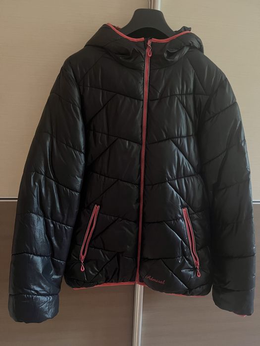 Зимно яке с качулка