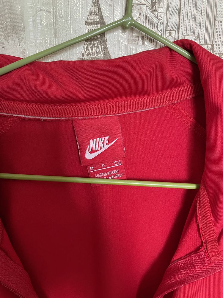 Спортивная кофта Nike