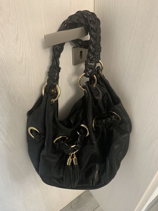 Чантu  Michael  Kors-150лв.Бяла-45лв. Coccinelle-120лв.