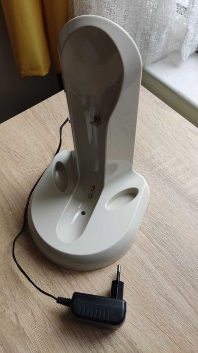 Мини ръчна прахосмукачка Philips FC6142