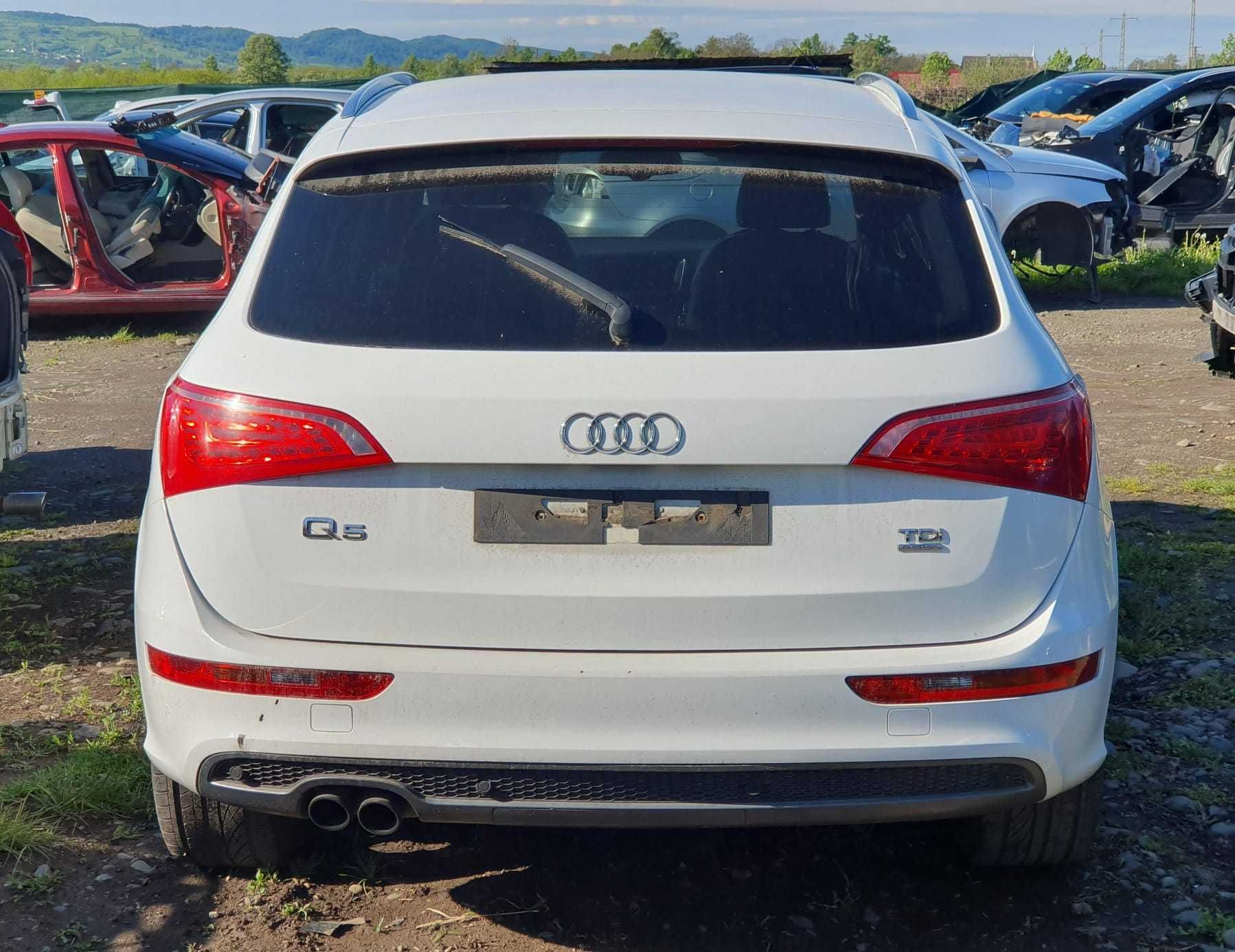 Dezmembrez Audi Q5 SL 2.0tdi quattro 2011