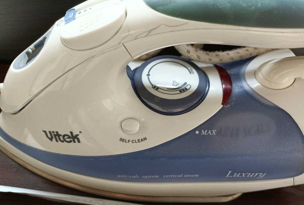 Утюг электрический  Витек  б/у