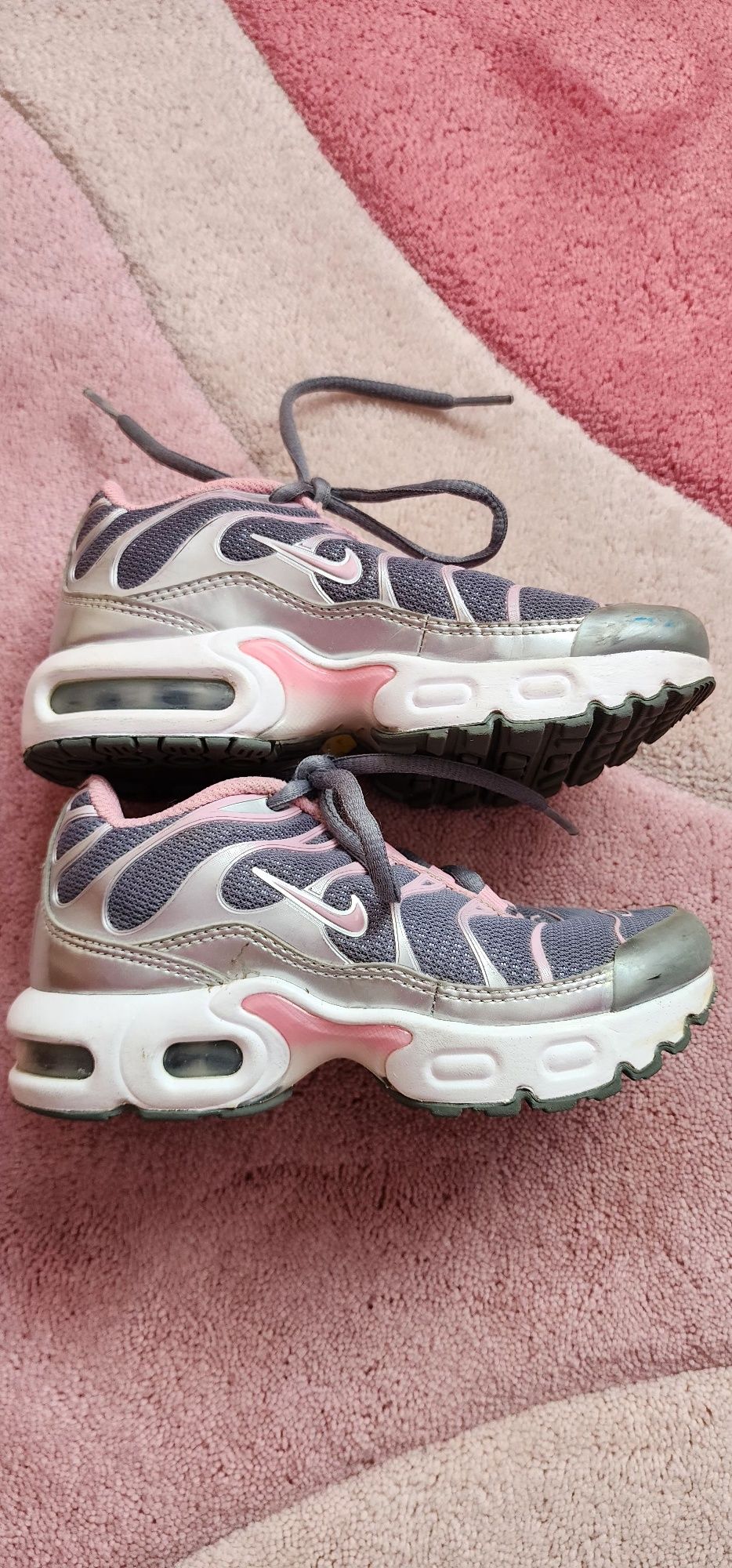 Nike Air Max Plus Метално сребристо розово
Метално сребристо розово (