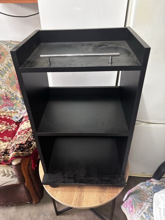 Продам столик каталка