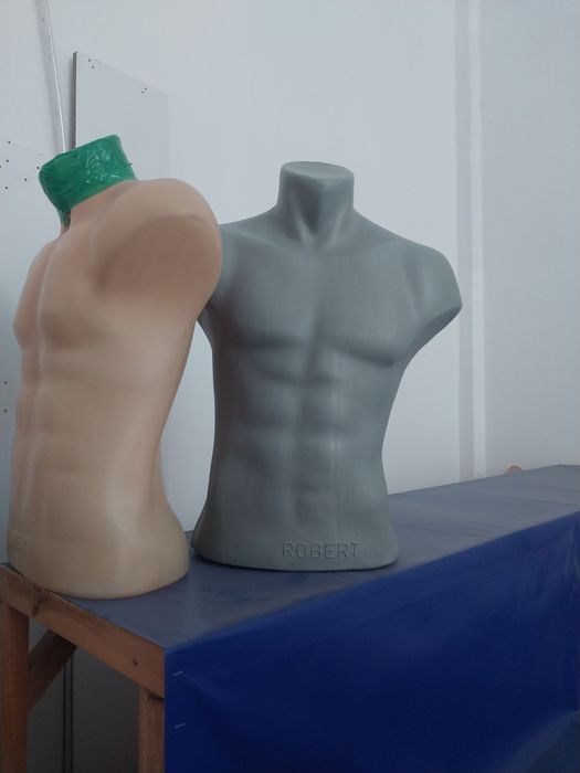 Maniken sotiladi 100 tacha
