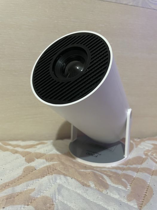 Wifi проектор с звук и дистанционно