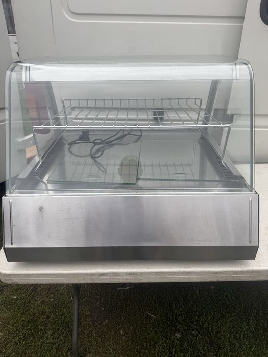 Vitrina rece pentru expunere.