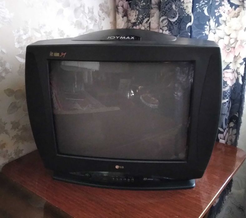 Телевизор LG CF-21D70 Art Vision Joy б/у
