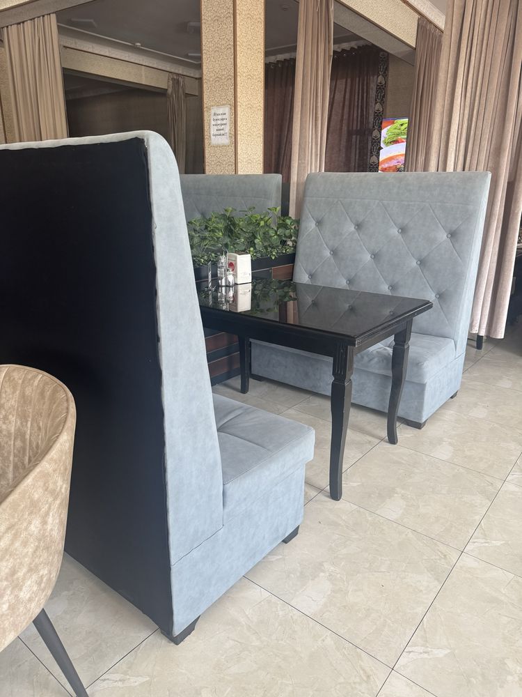 Komplekt divan Stoli bilan Kafe Restoran uchun zo'r variant
