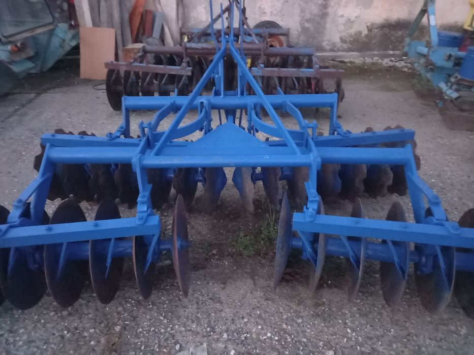 Plug  troliu crapator lemne  discuri agricole dtc utb universal