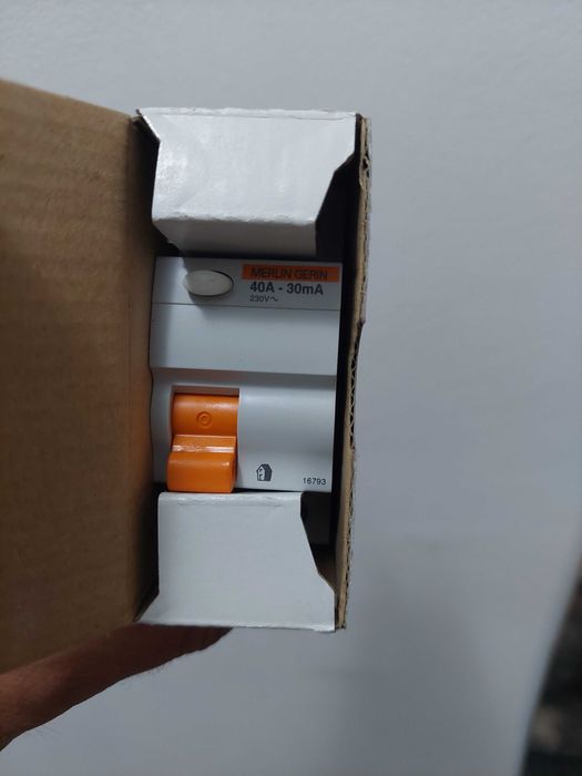 ДТЗ Schneider \ Merlin Gerin 40A 30mA